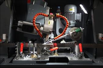 MACHINE À MEULER À BANDE